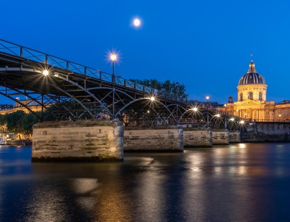 Paris : le célèbre pont des Arts va être rénové en 2022 - France Bleu